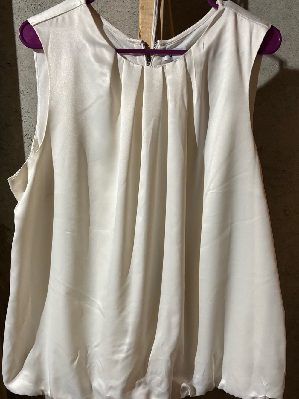 Liz Claiborne Cream Pleated Sleeveless Camisole